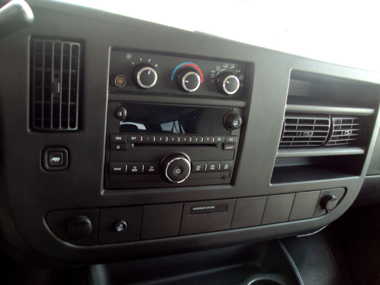 Used 2014 Chevrolet Express 1500 LT w/ LT Preferred Equipment Group AWD/4WD image 19