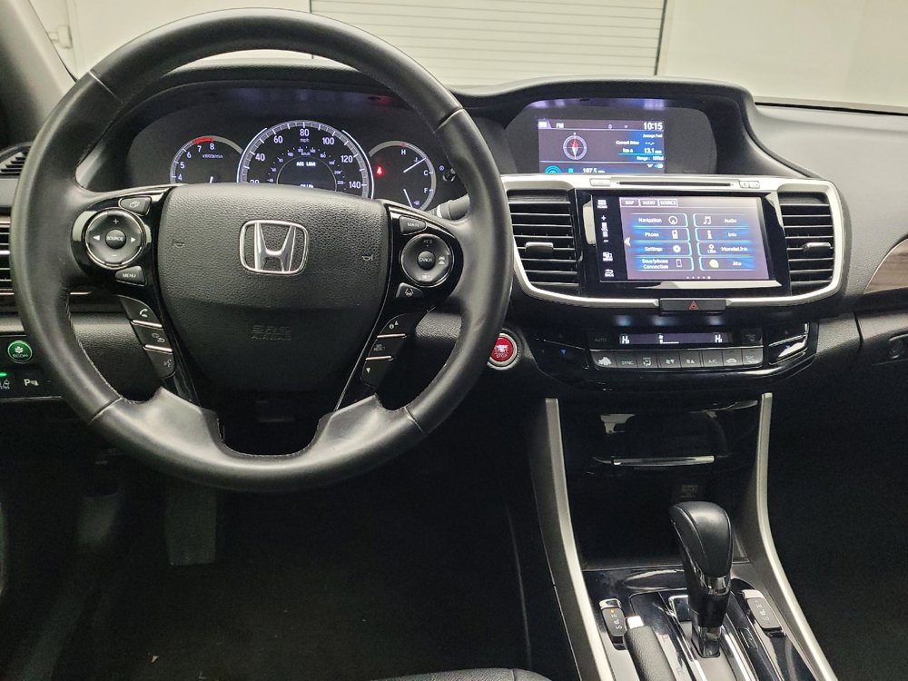 Used 2017 Honda Accord Touring image 22