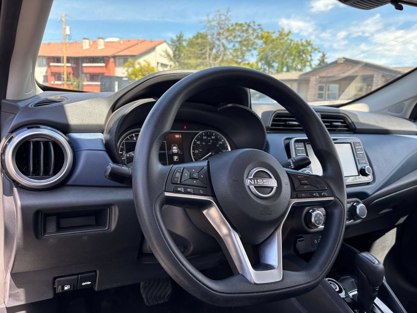 Used 2025 Nissan Versa SV FWD image 31