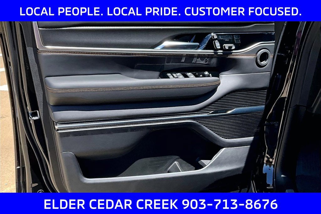 New 2026 Jeep Grand Wagoneer Summit AWD/4WD image 10