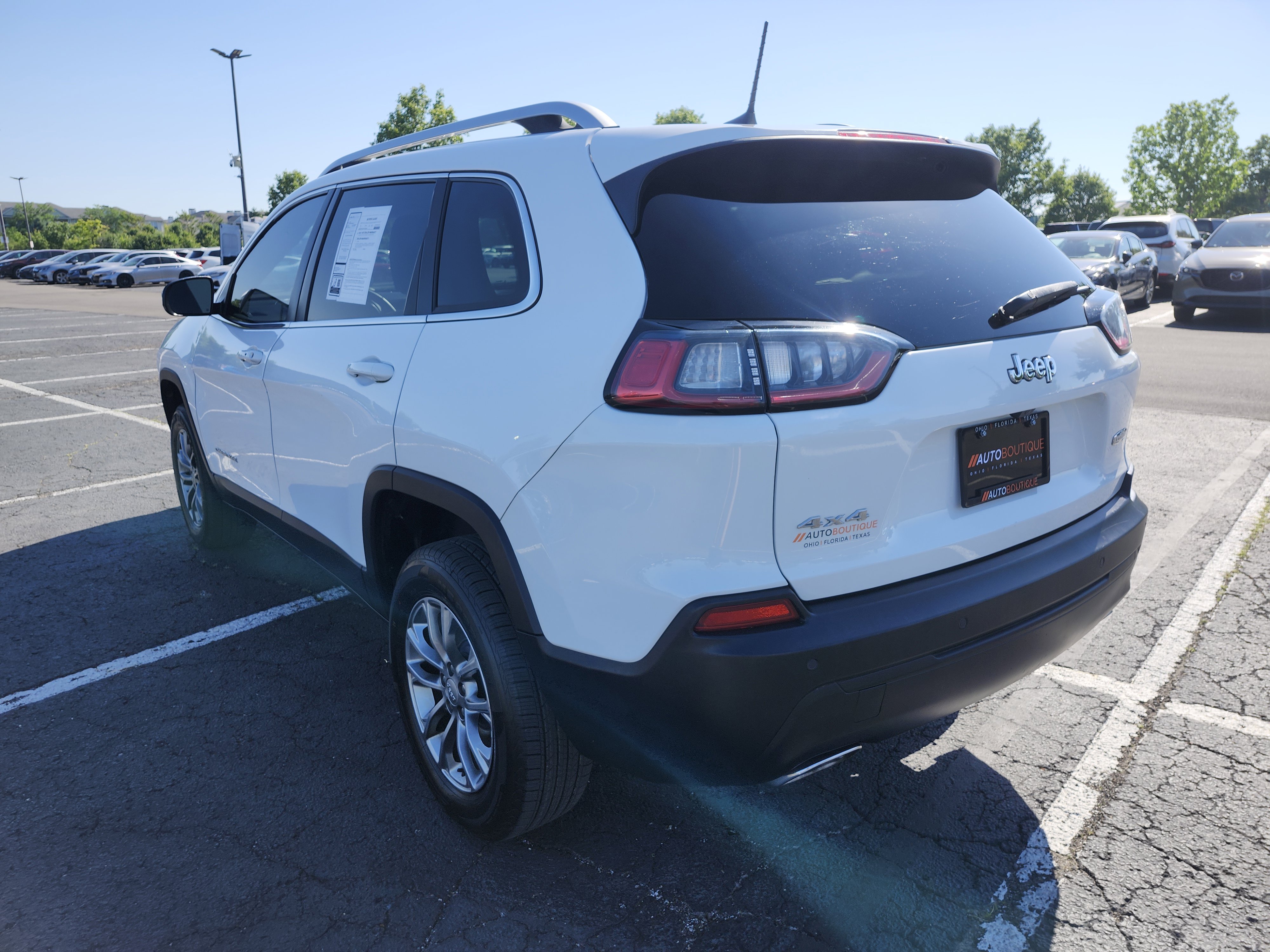 Used 2019 Jeep Cherokee Latitude Plus w/ Comfort/Convenience Group AWD/4WD image 15