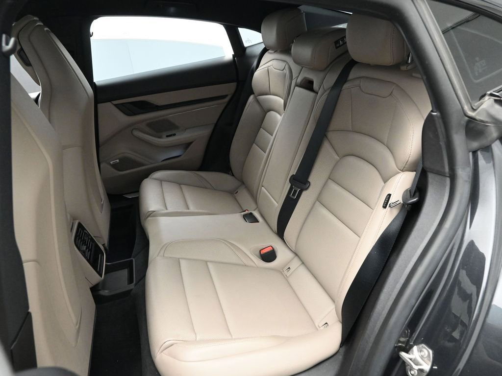 Used 2022 Porsche Taycan 4S image 16