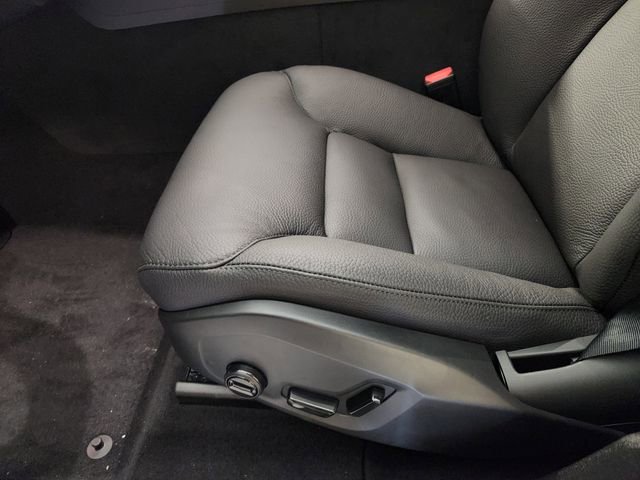 New 2025 Volvo XC60 B5 Plus w/ Climate Package image 25