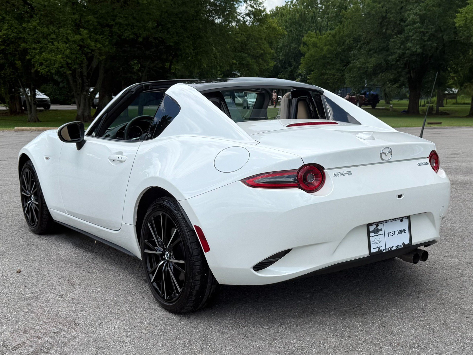 Used 2025 MAZDA MX-5 Miata RF Grand Touring RWD image 4