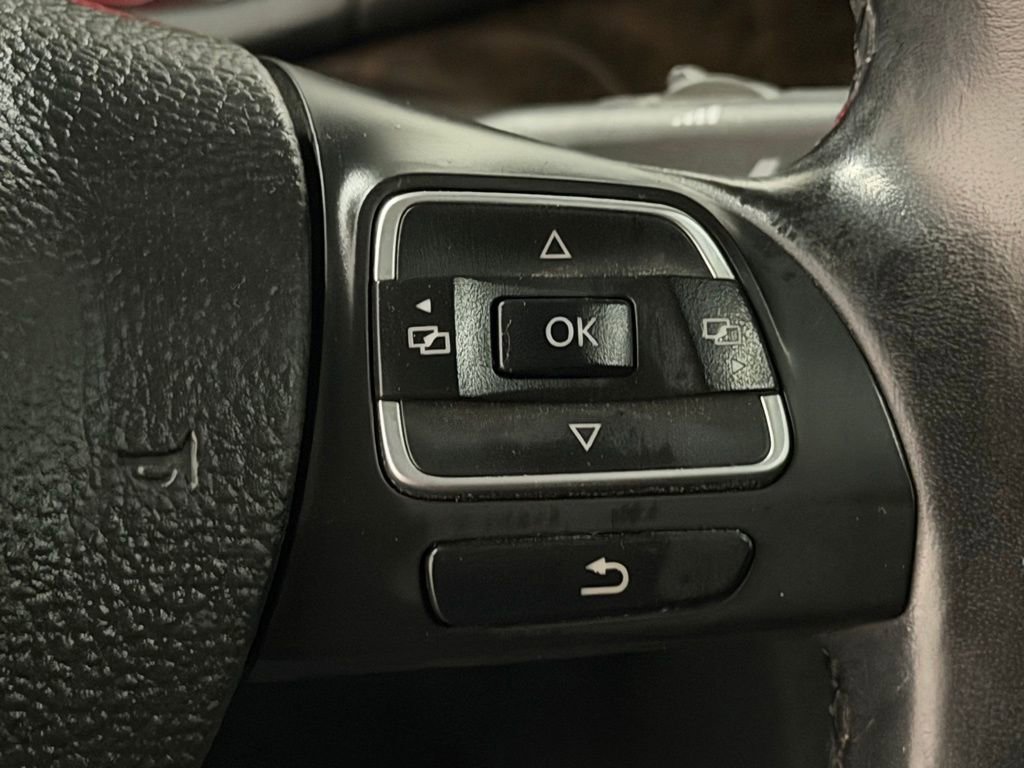 Used 2015 Volkswagen Passat TDI SEL Premium image 33