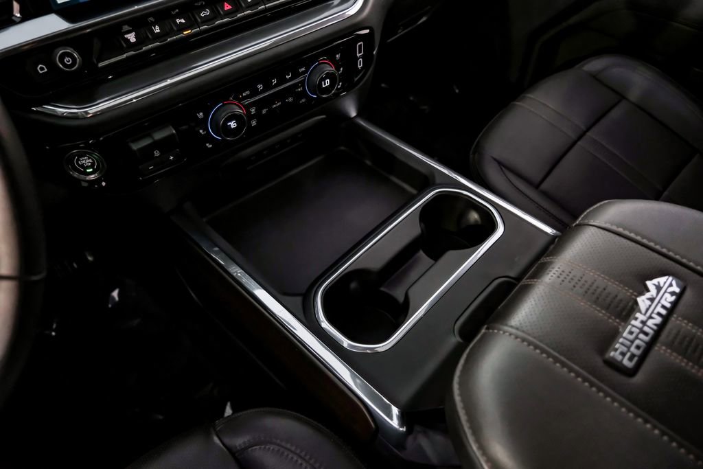 Used 2024 Chevrolet Silverado 3500 High Country w/ High Country Premium Package image 19