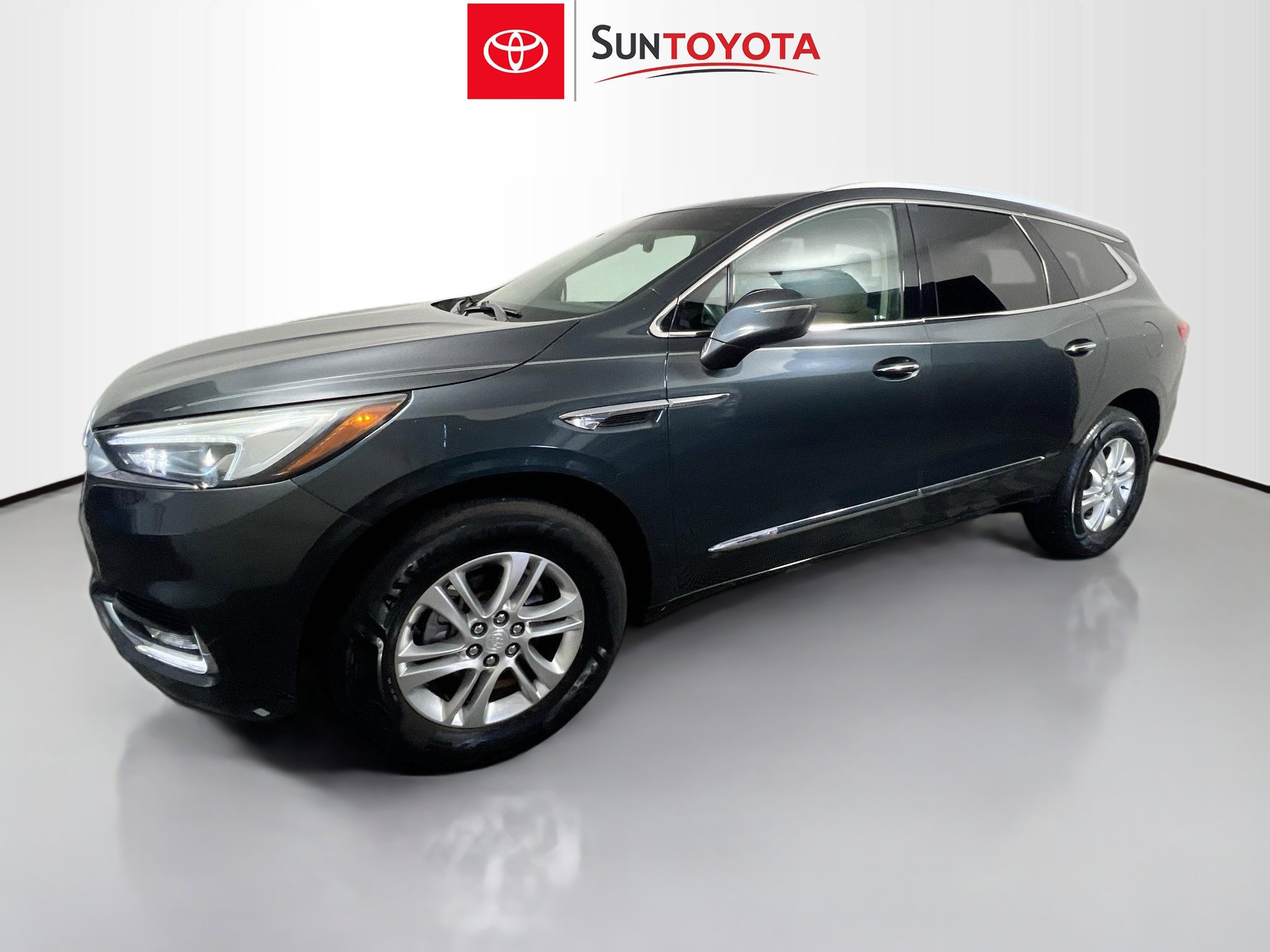 Used 2018 Buick Enclave Essence w/ Trailering Package FWD image 9