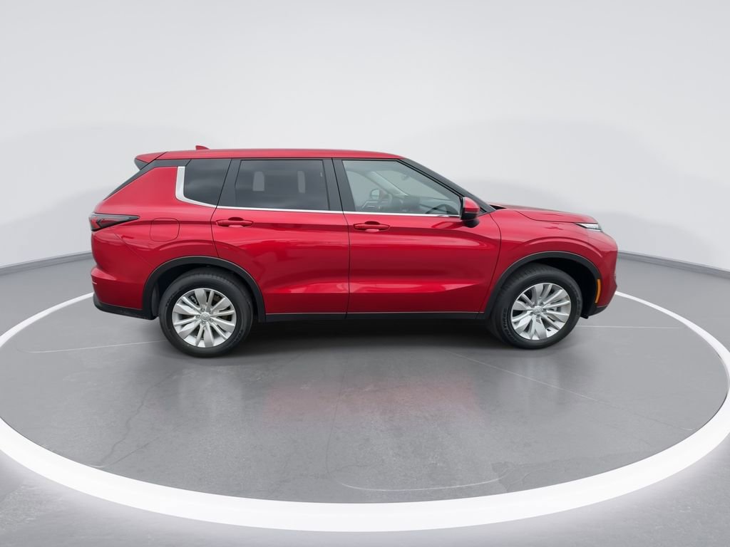 New 2026 Mitsubishi Outlander ES image 9