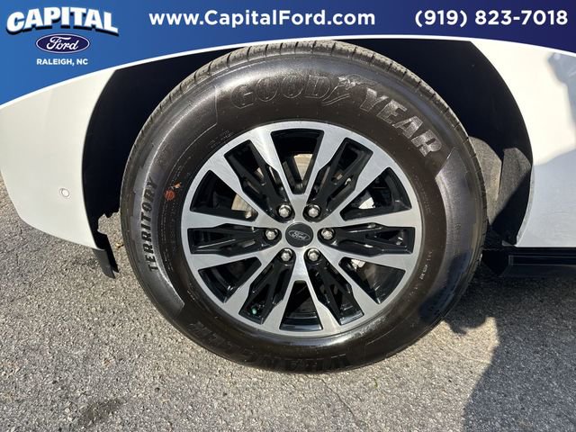 Certified 2025 Ford Expedition Max Platinum AWD/4WD image 12