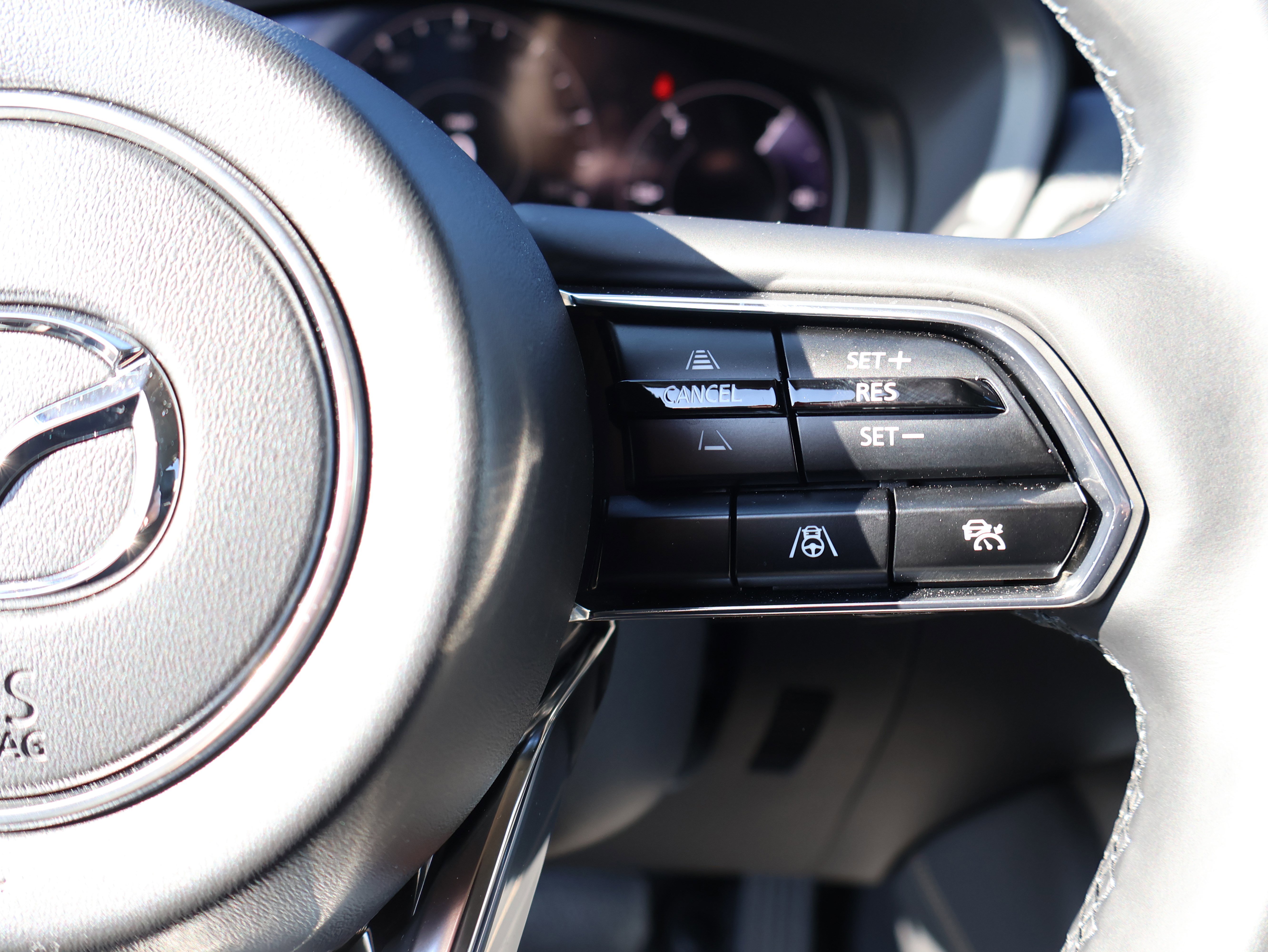 Certified 2025 MAZDA CX-70 Plug-In Hybrid w/ Premium Pkg image 36