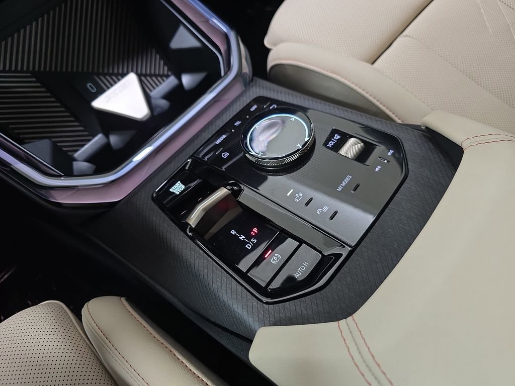 Used 2025 BMW X3 xDrive30i w/ Premium Package image 26