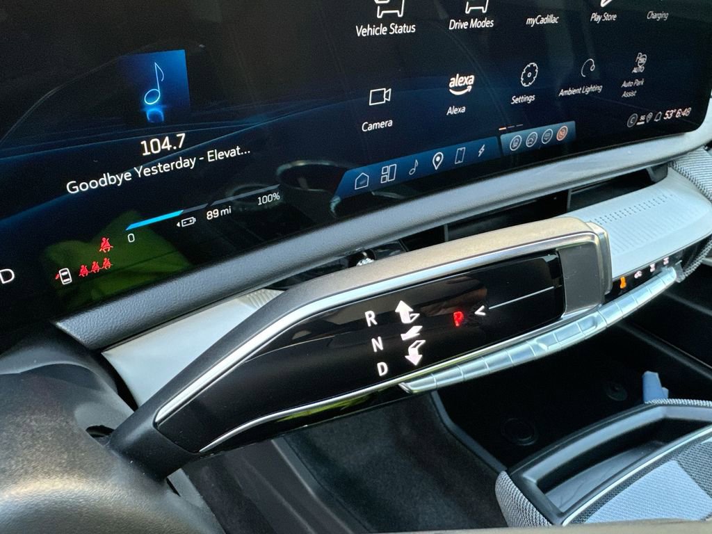 Used 2025 Cadillac Optiq Luxury 1 image 22