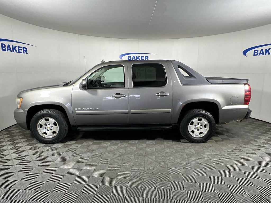 Used 2007 Chevrolet Avalanche LT AWD/4WD image 5
