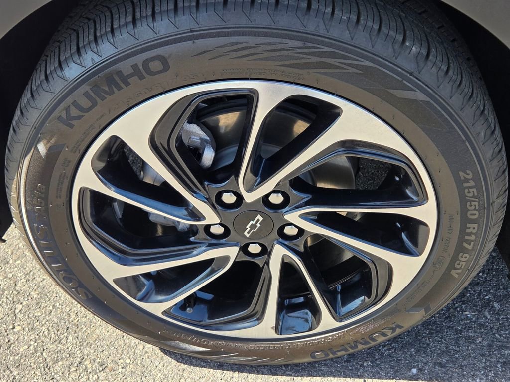 Used 2022 Chevrolet Bolt EUV Premier w/ Sun & Sound Package FWD image 13