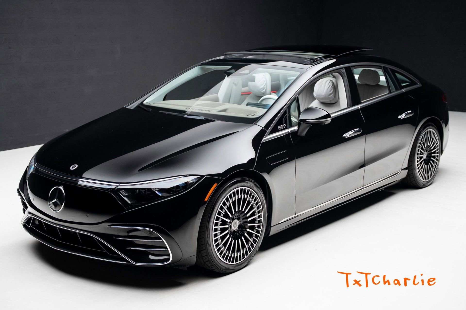 Used 2023 Mercedes-Benz EQS 450+ Sedan w/ AMG Line Exterior Package image 1