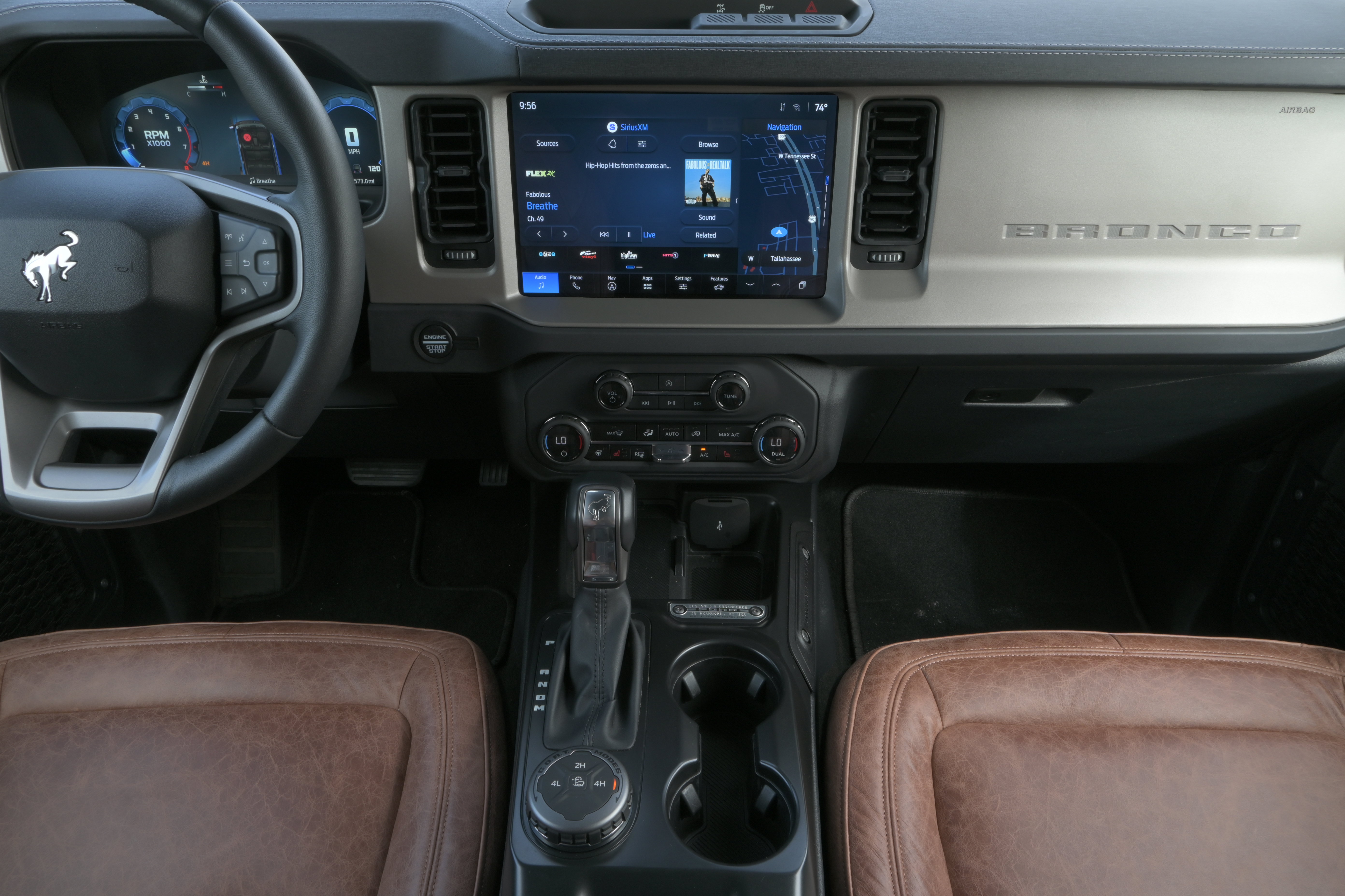 Used 2025 Ford Bronco Outer Banks AWD/4WD image 13
