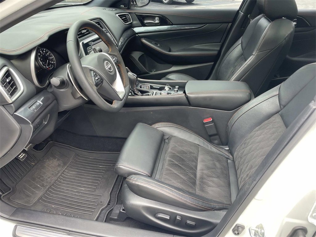 Certified 2023 Nissan Maxima SR w/ Sport Mat Group image 4