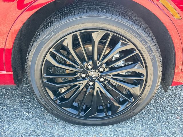 Used 2023 Lincoln Corsair Reserve w/ Equipment Group 202A FWD image 12