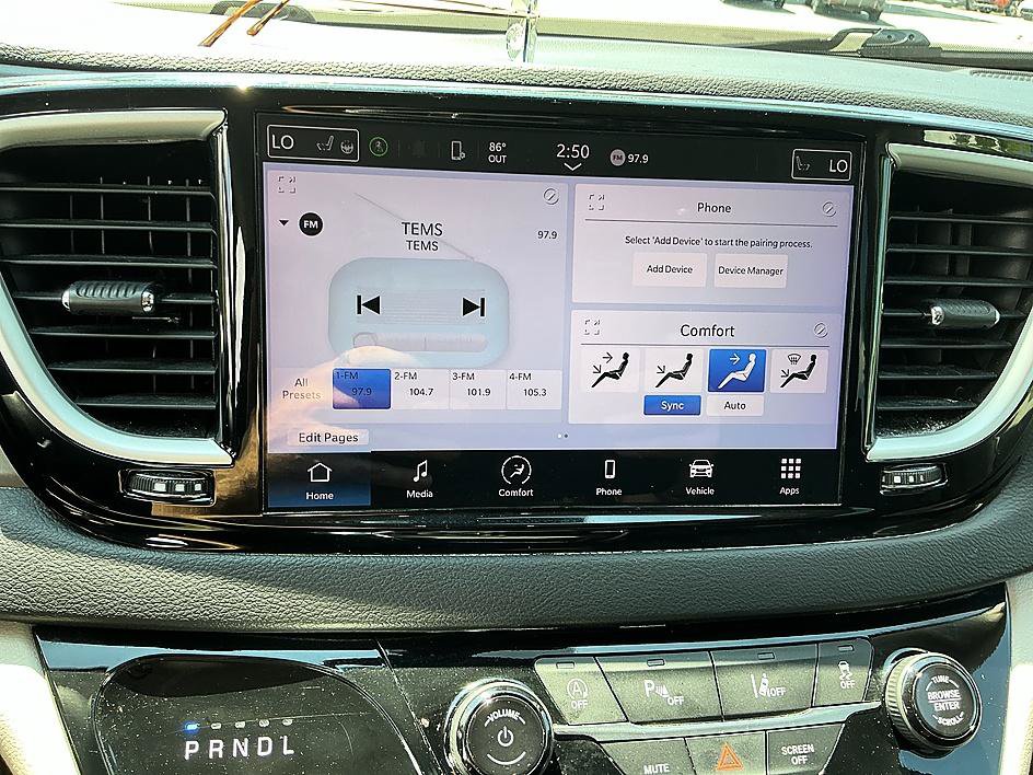 Used 2024 Chrysler Pacifica Touring-L FWD image 19