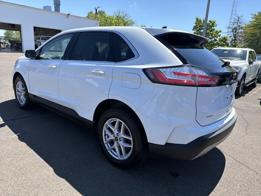 Used 2023 Ford Edge SEL w/ Convenience Package AWD/4WD image 3