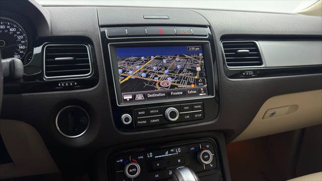 Used 2015 Volkswagen Touareg Sport AWD/4WD image 29