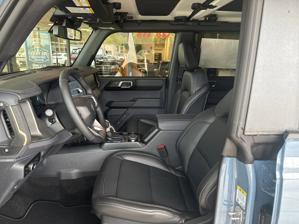 New 2025 Ford Bronco Badlands image 8