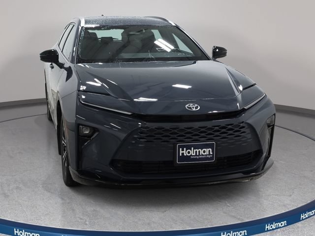Certified 2025 Toyota Crown Signia AWD/4WD image 2