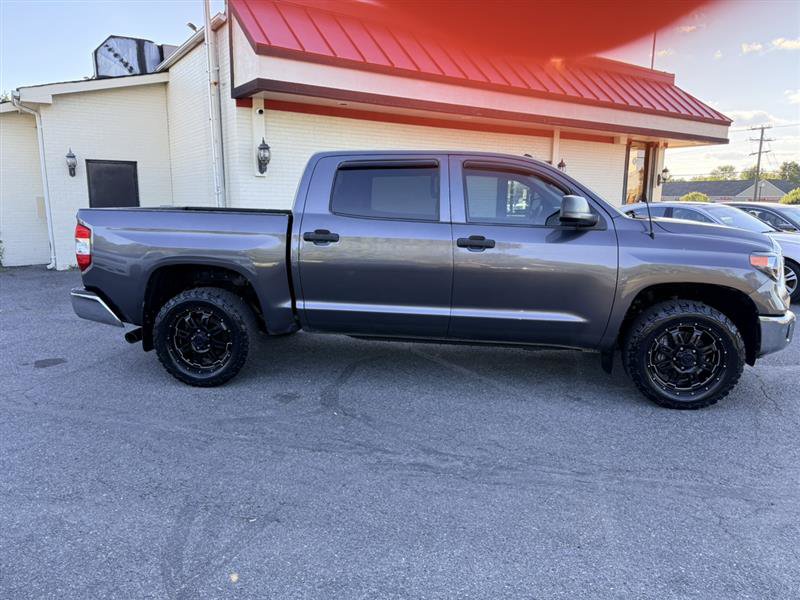 Used 2017 Toyota Tundra SR5 AWD/4WD image 4