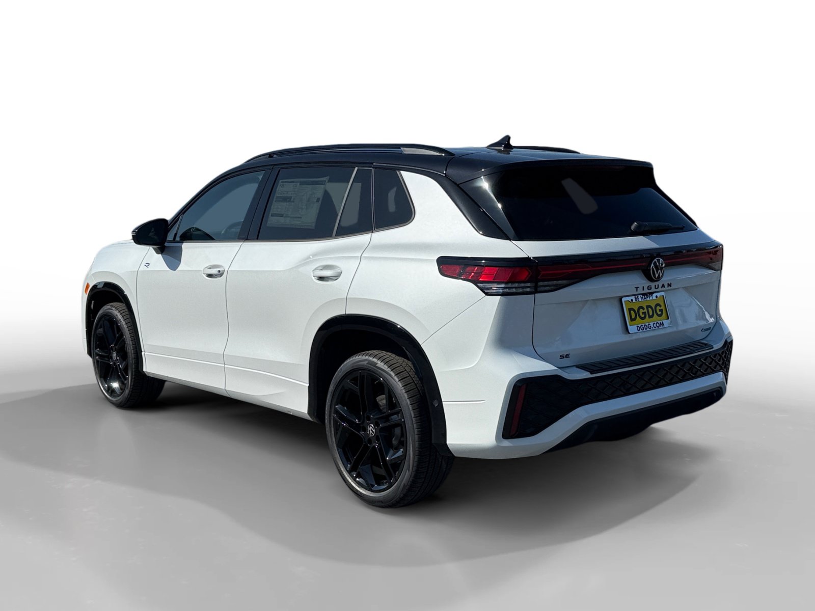 New 2026 Volkswagen Tiguan SE R-Line AWD/4WD image 3