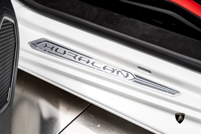 Used 2024 Lamborghini Huracan Tecnica image 29