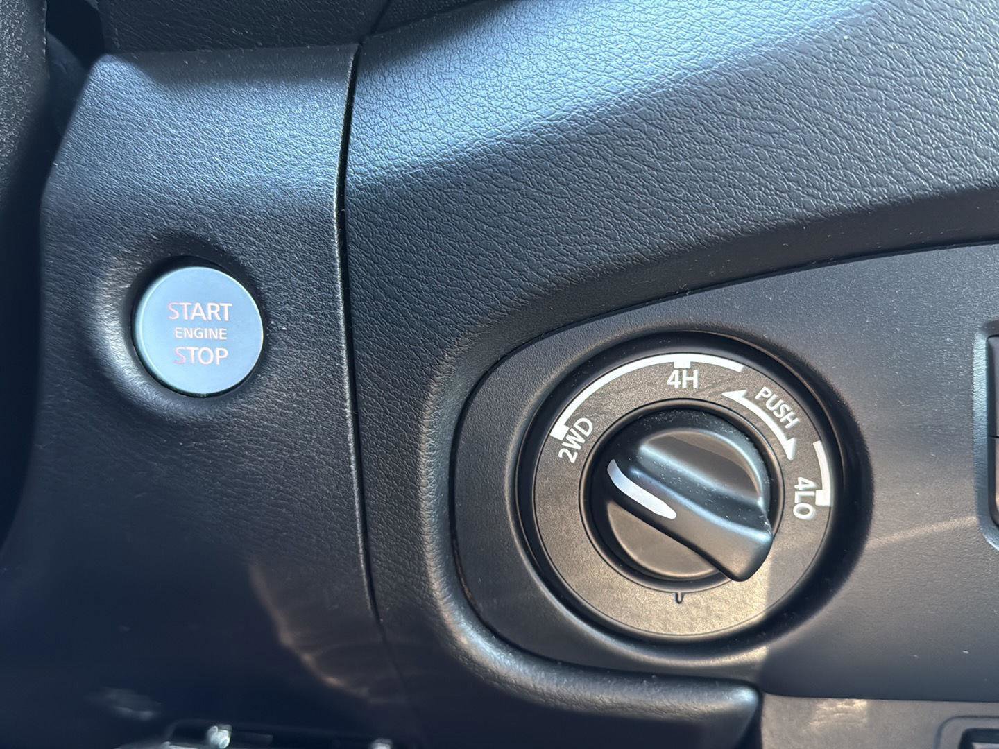 Used 2022 Nissan Frontier PRO-4X image 25