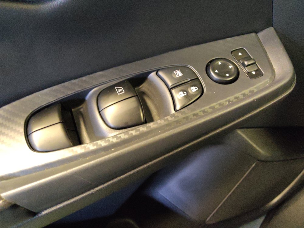 Used 2025 Nissan Sentra SV FWD image 27