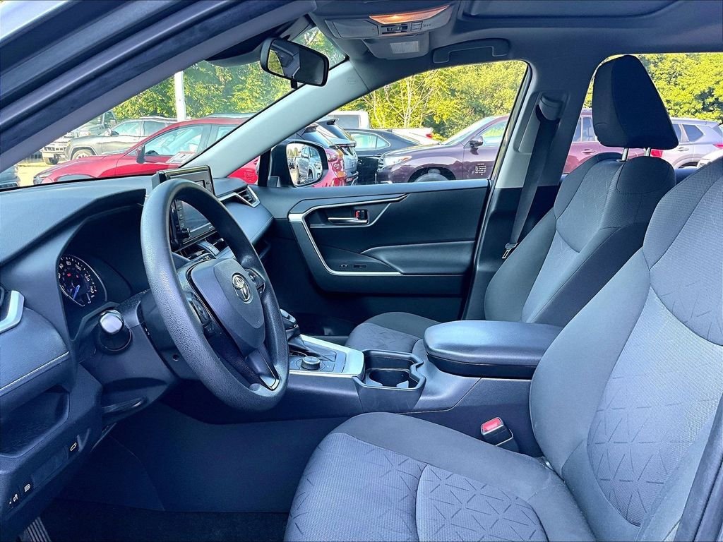 Used 2020 Toyota RAV4 XLE w/ Convenience Package AWD/4WD image 4