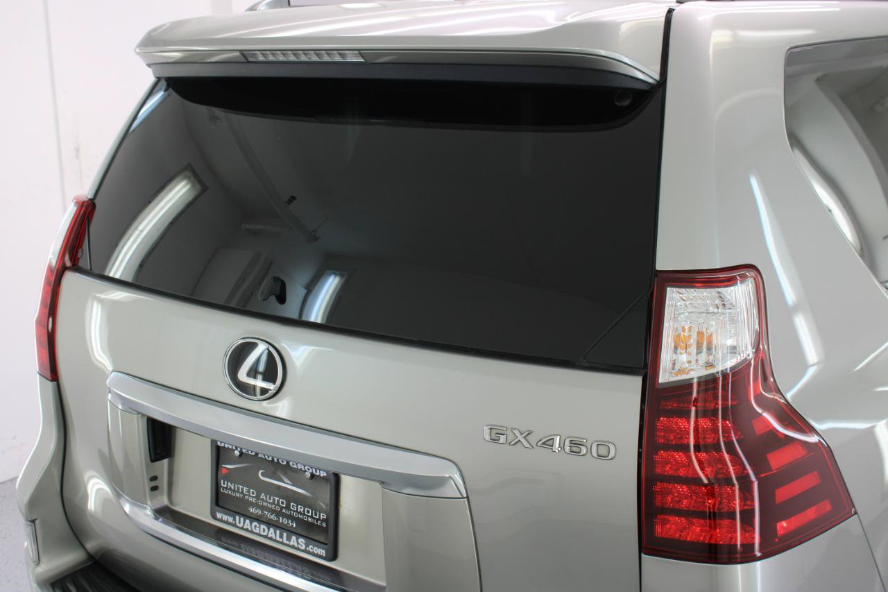 Used 2022 Lexus GX 460 Premium w/ Accessory Package AWD/4WD image 17