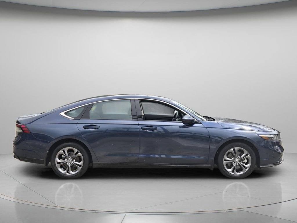 Used 2024 Honda Accord EX-L image 3