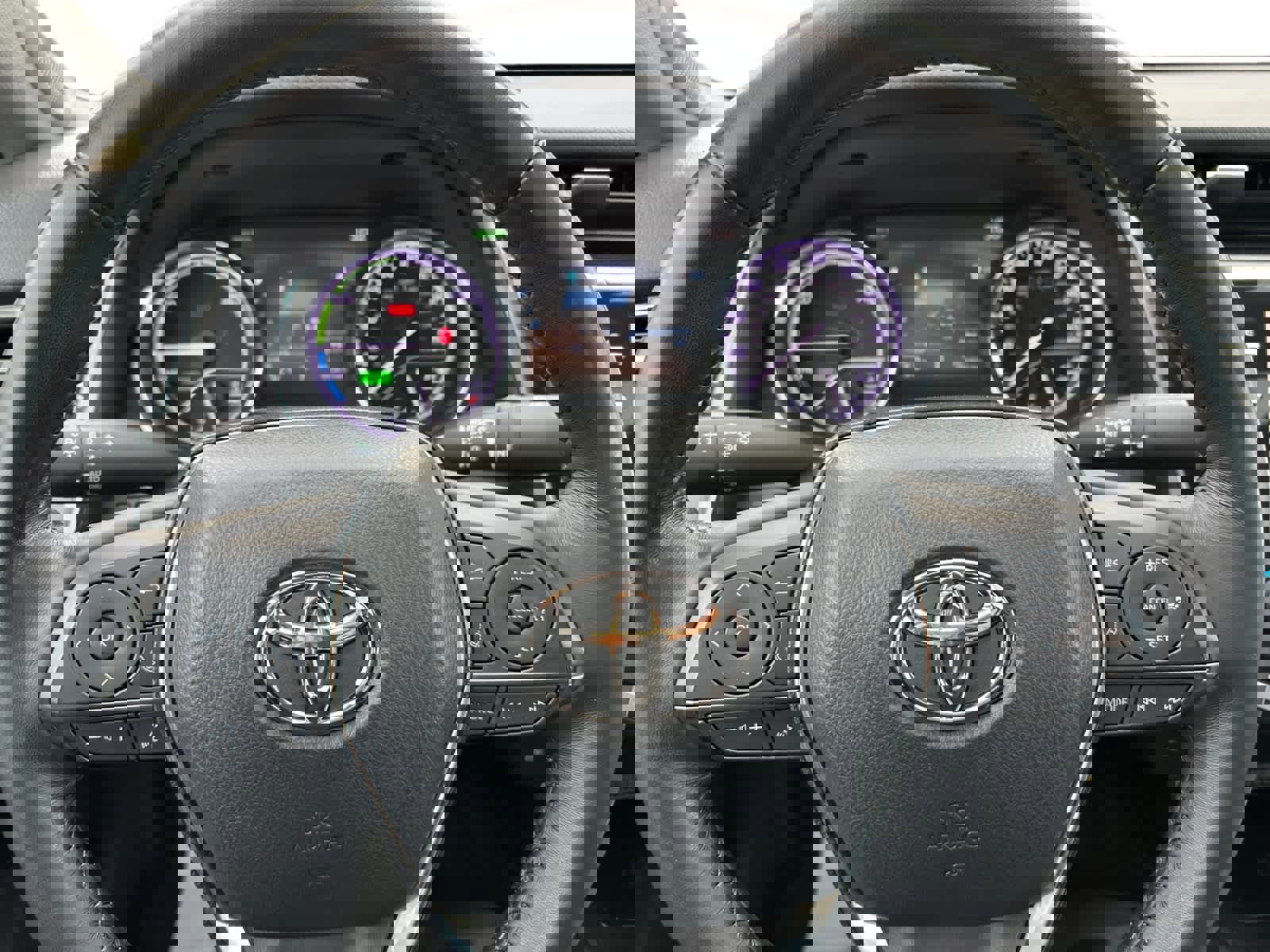 Used 2020 Toyota Camry XLE image 19