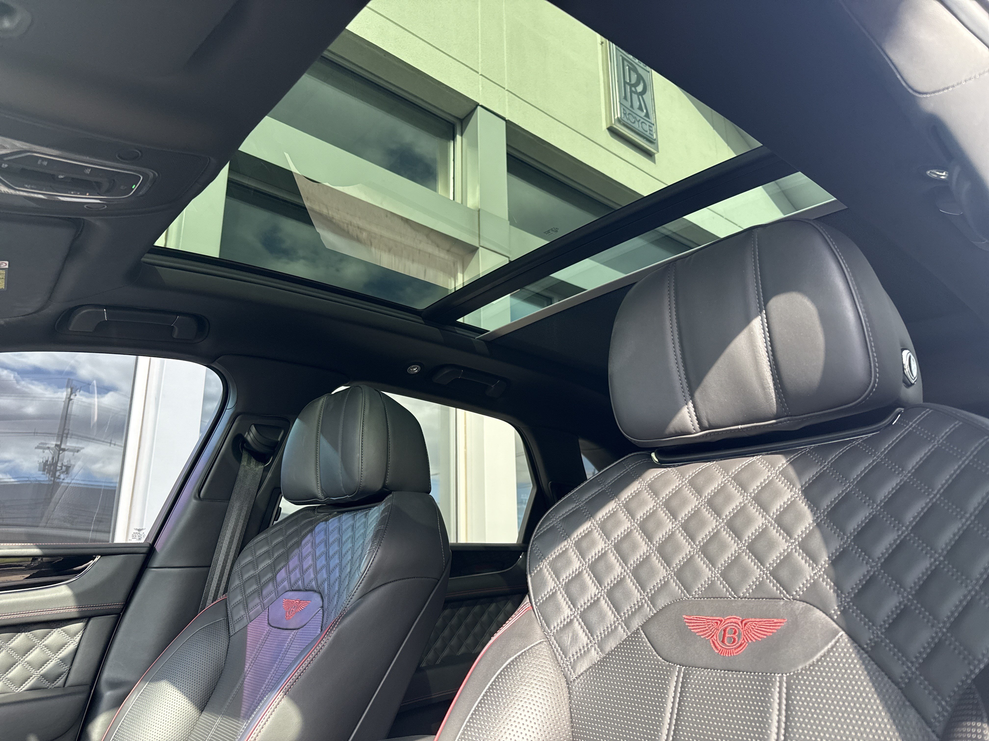 Used 2022 Bentley Bentayga AWD/4WD image 7