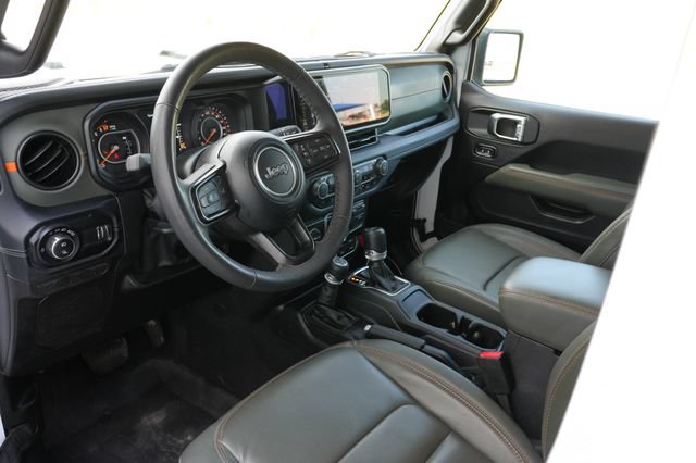 Used 2025 Jeep Gladiator Mojave AWD/4WD image 10