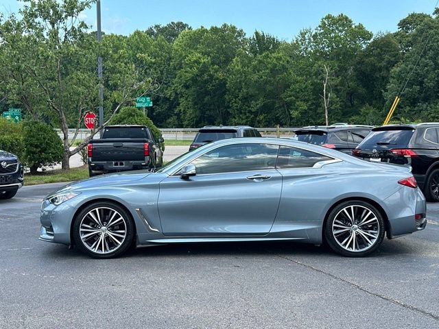 Used 2018 INFINITI Q60 3.0t Luxe w/ Sensory Package 3.0T Luxe RWD image 2