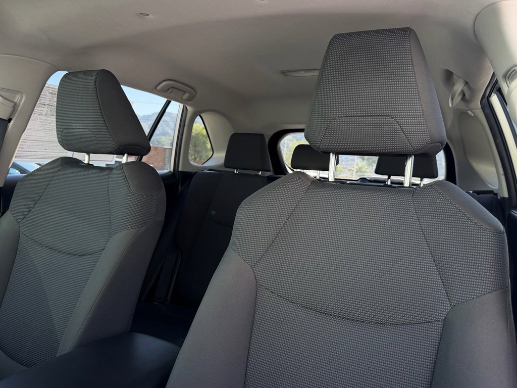 Used 2022 Toyota RAV4 LE image 17