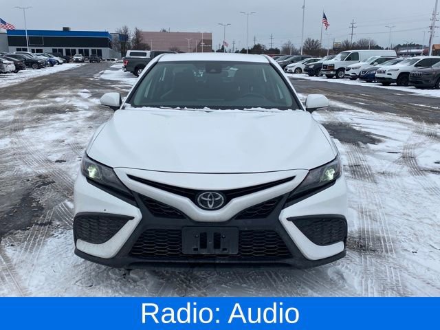 Used 2023 Toyota Camry SE image 2