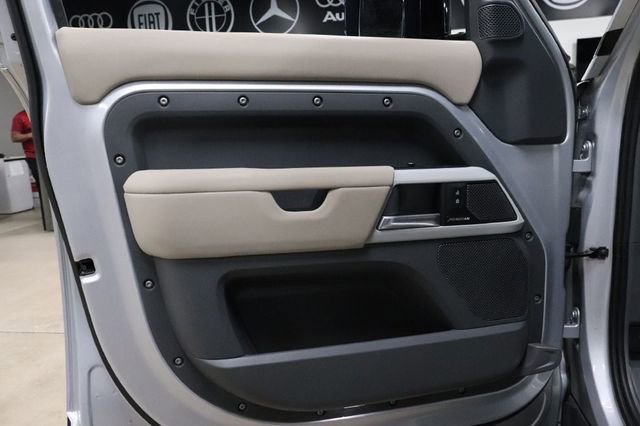 Used 2020 Land Rover Defender 110 HSE AWD/4WD image 9