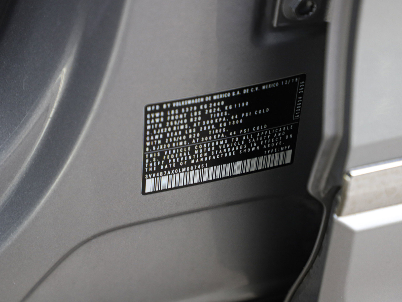 Used 2020 Volkswagen Tiguan SEL Premium R-Line w/ 3rd Row Seat Package image 23