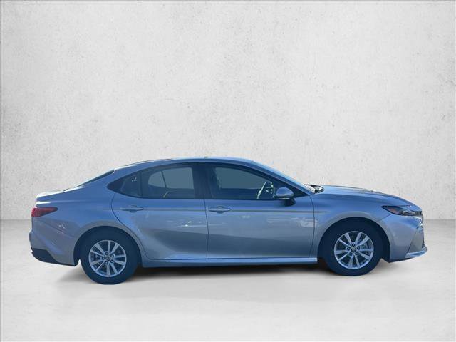 Used 2025 Toyota Camry LE image 4