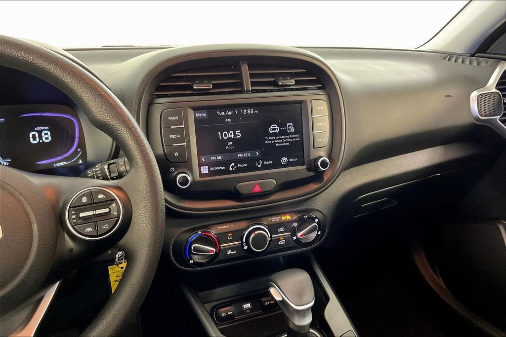 Used 2025 Kia Soul LX image 9