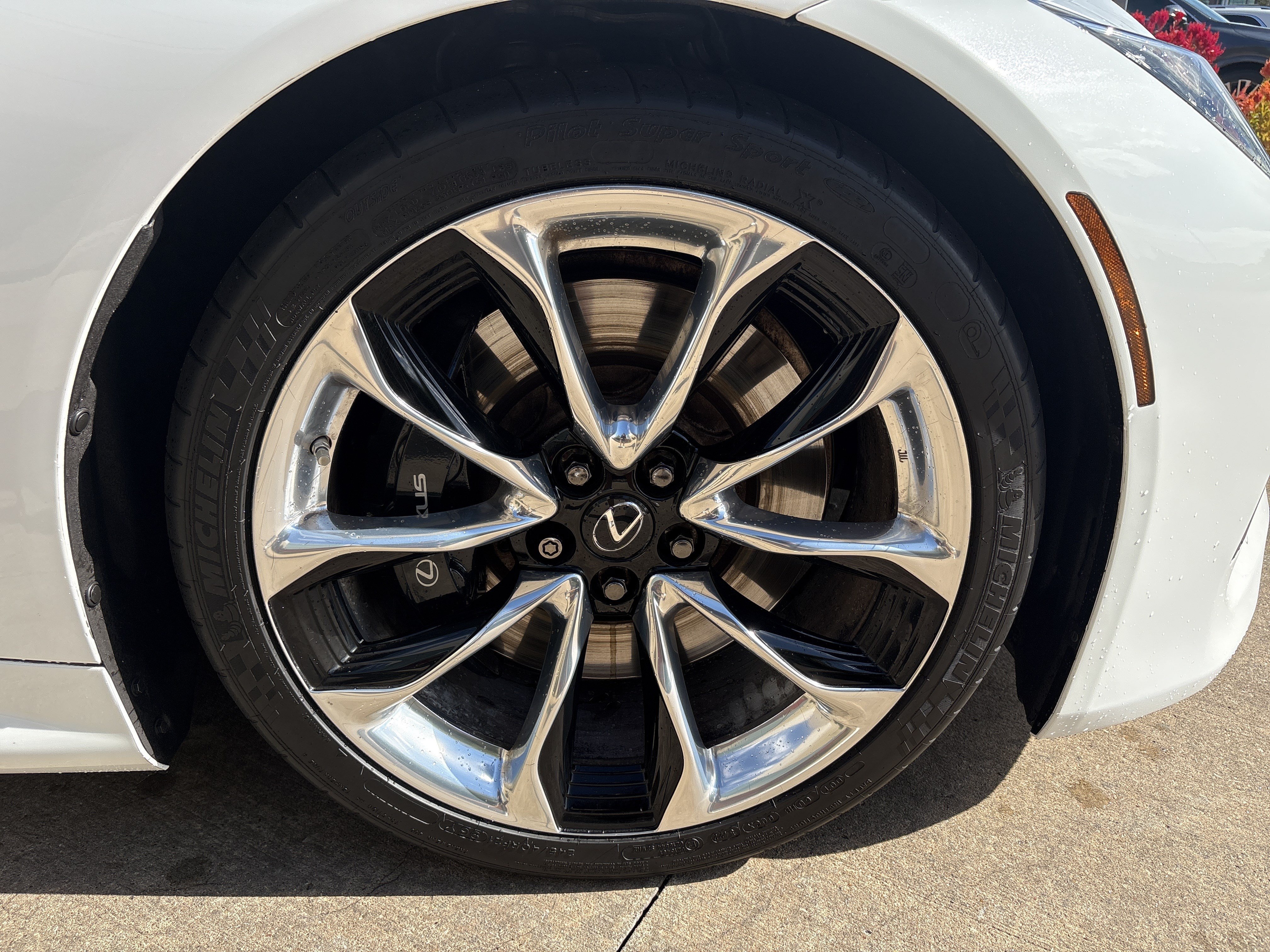 Used 2018 Lexus LC 500 Coupe w/ Performance Package RWD image 13