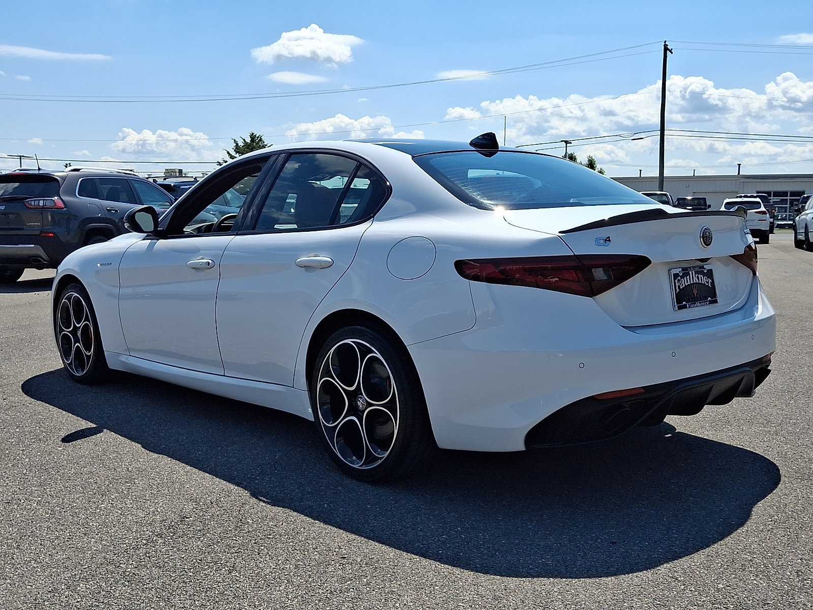 Used 2022 Alfa Romeo Giulia Veloce AWD/4WD image 5