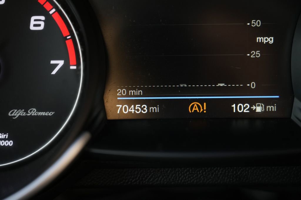 Used 2018 Alfa Romeo Giulia image 46