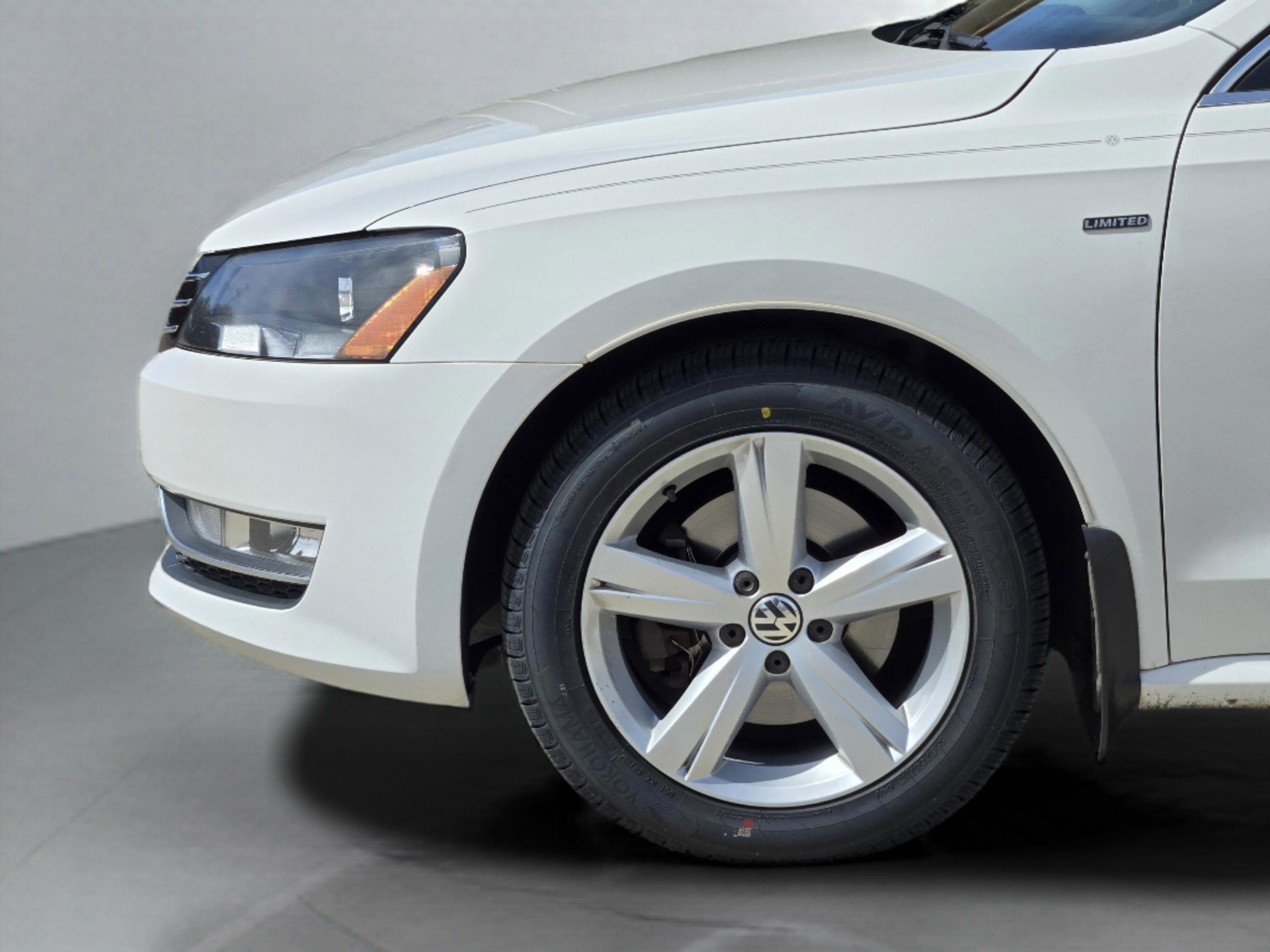 Used 2015 Volkswagen Passat 1.8T Limited Edition FWD image 15