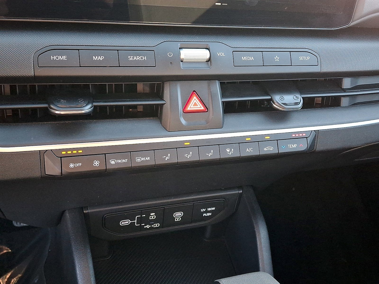 Used 2025 Kia K4 LXS image 14